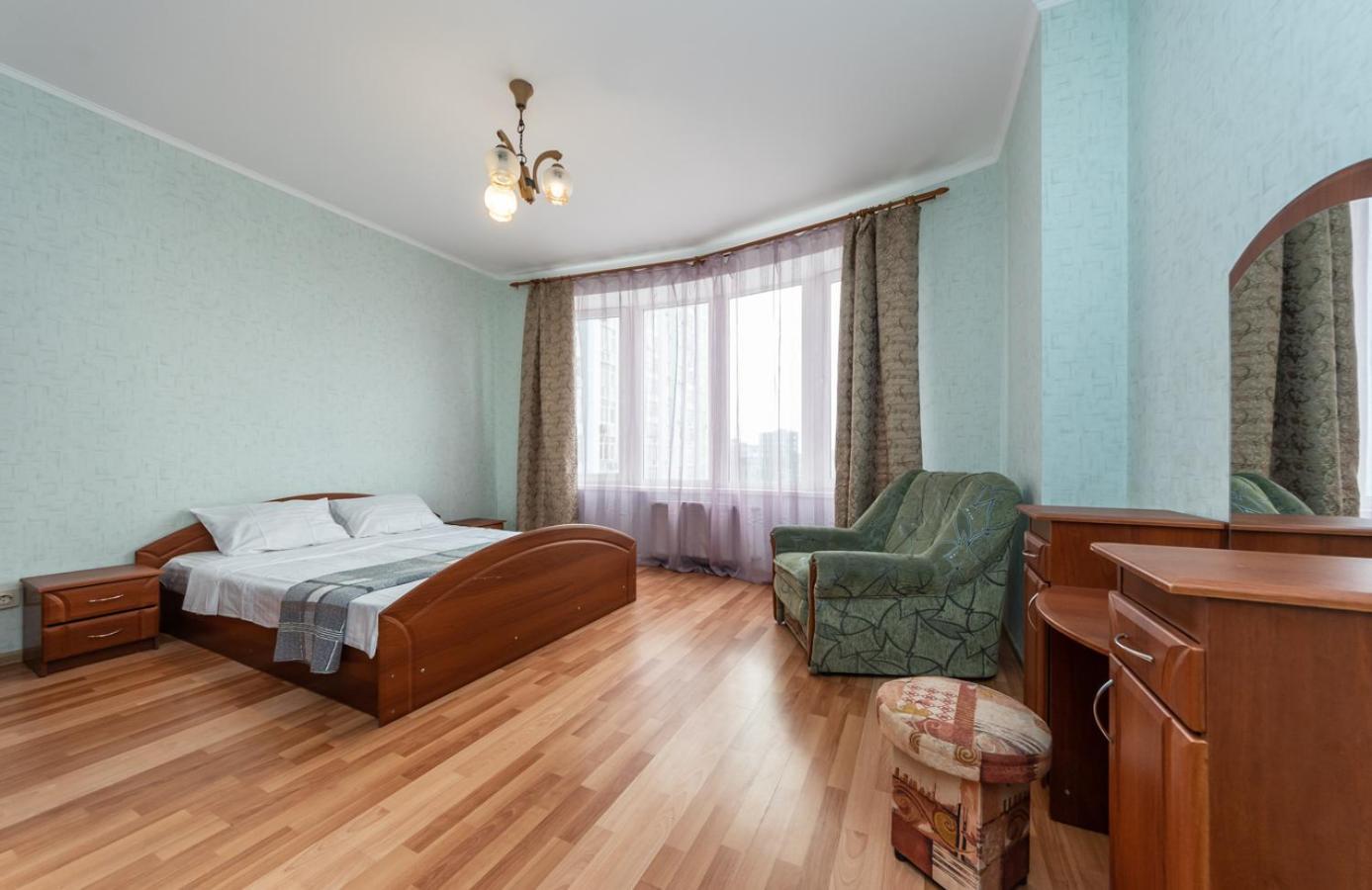 Комфортная Квартира На Метро Осокорки Kyiv Exterior photo